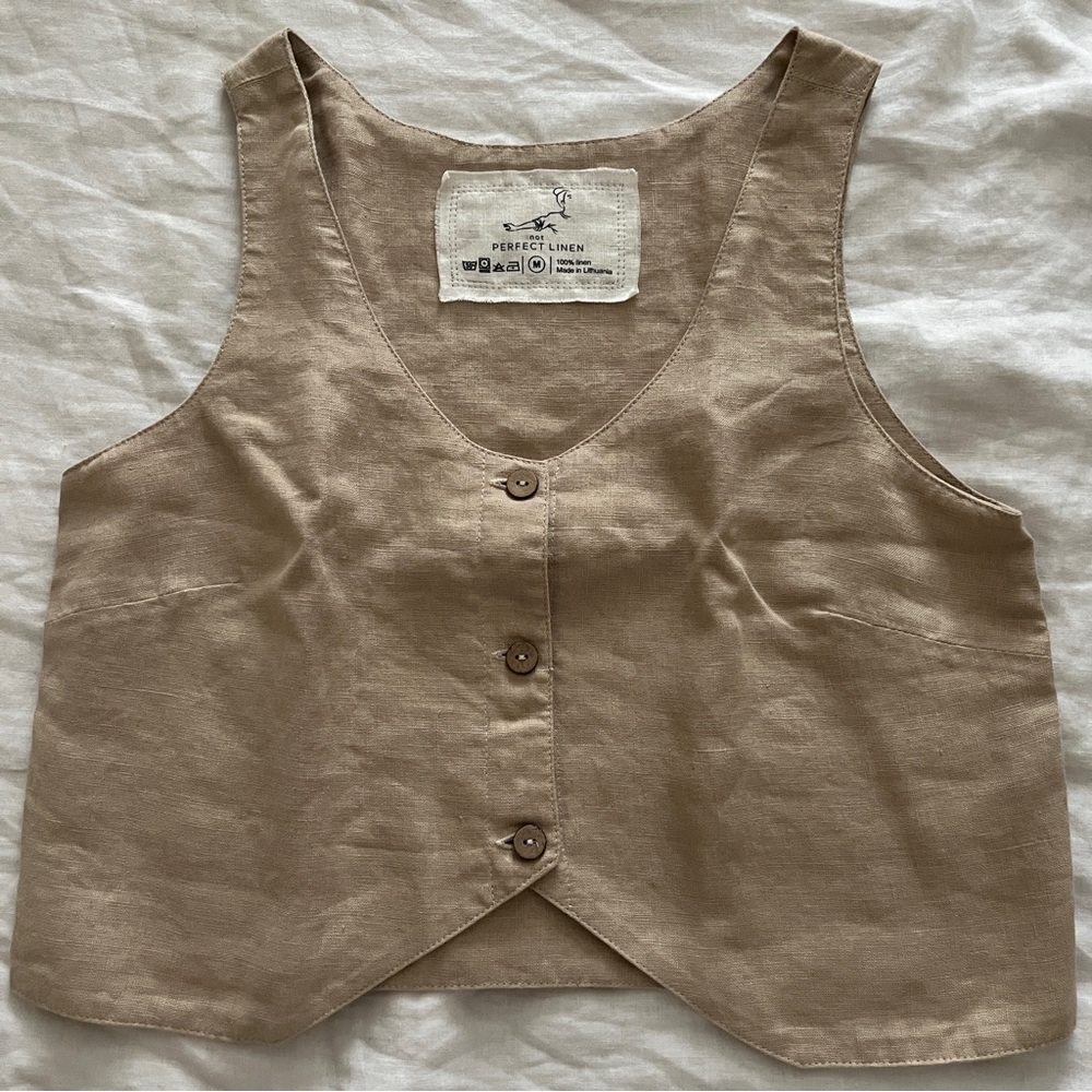 Not perfect linen vest in oat milk M